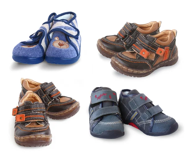 Instellen van 4 paar schoen voor een jaar oude kind — Stockfoto