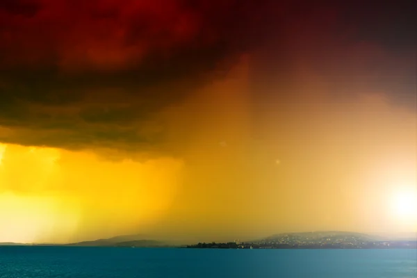 Tempestade sobre o lago Balaton — Fotografia de Stock