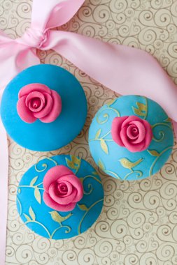 Wedding cupcakes clipart