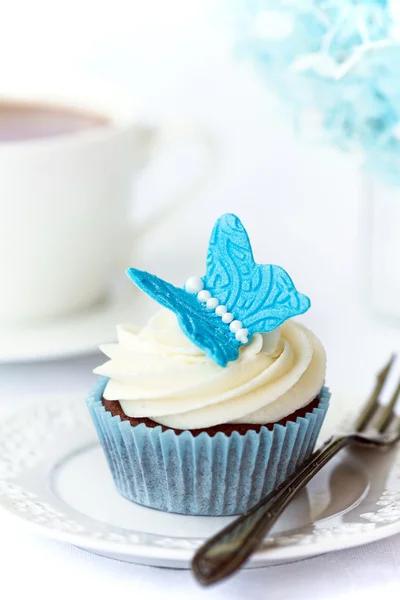 Butterfly cupcake — Stock Photo, Image