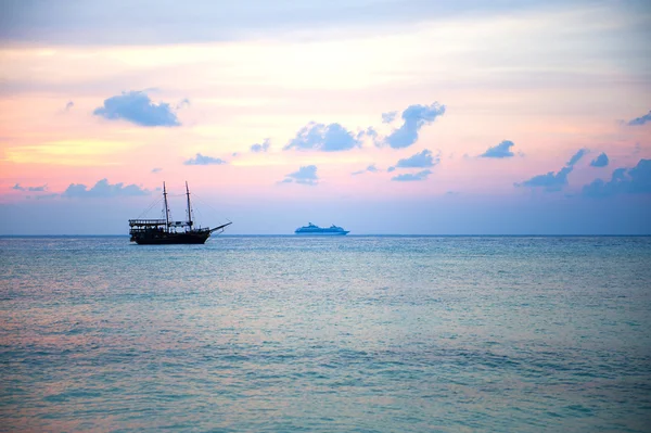 Pirate boat at sunset in Cozumel, Mexico. — Stock Photo, Image
