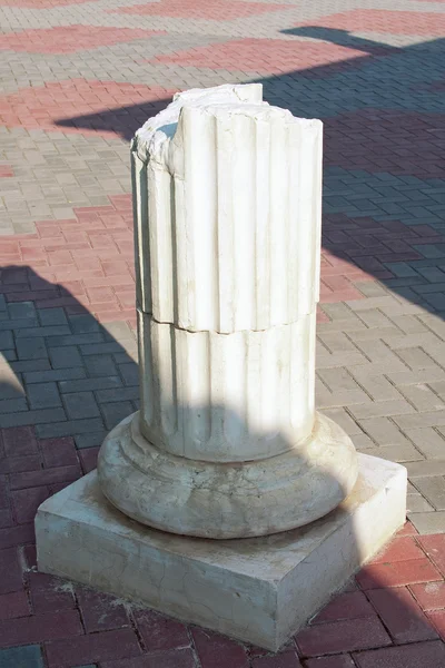 Un frammento di colonne greche — Foto Stock