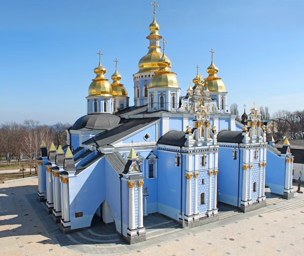 St. michael's gouden koepels klooster - beroemde kerk complex in kiev, — Stockfoto