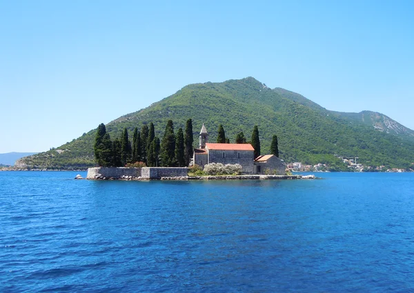 Bellissimo paesaggio con città mediterranea, Montenegro — Foto Stock