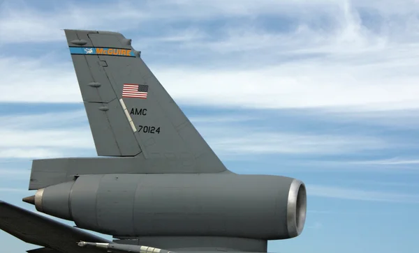 Turbine en staart van de militaire vliegtuigen — Stockfoto