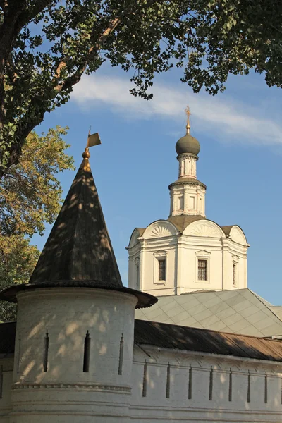 Torens van het klooster andronicus — Stockfoto