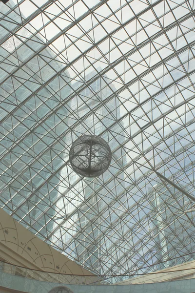 Dôme en verre du bâtiment — Photo