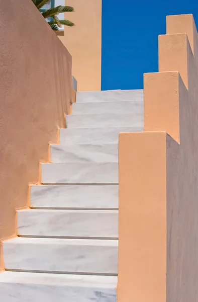 Пустая лестница в Санторини — стоковое фото