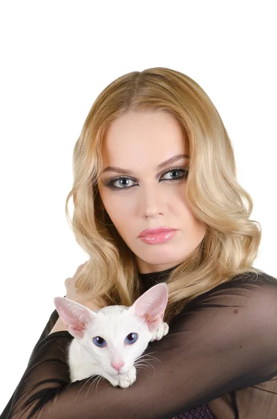 Femme avec chat oriental à poil court — Photo