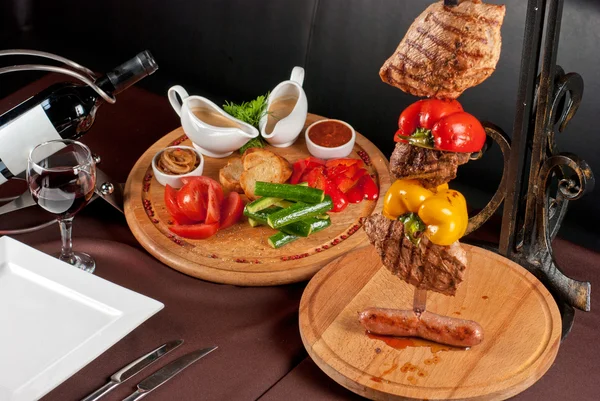 Stora välsmakande stekt kött — Stockfoto