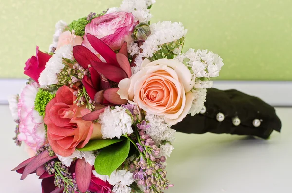 กองดอกไม้แต่งงาน — ภาพถ่ายสต็อก