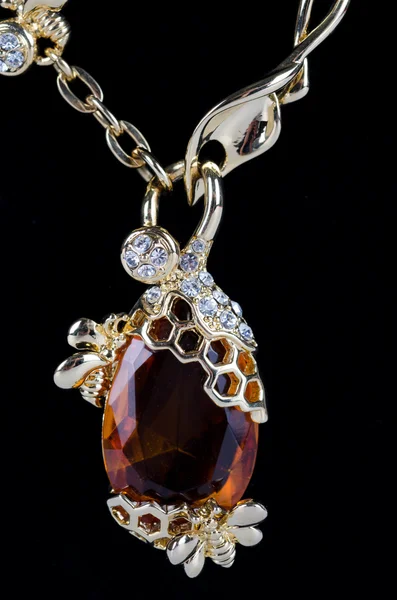 Kolye closeup büyük mücevher ile — Stok fotoğraf