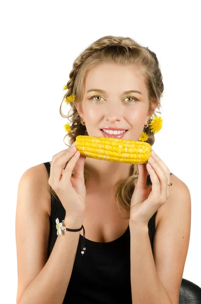 Kobieta Jedzenie kaczan kukurydzy — Zdjęcie stockowe