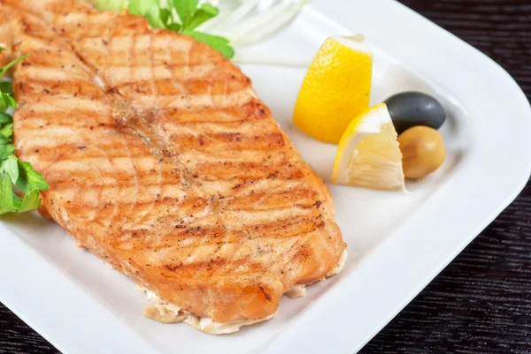Bistecca di salmone alla griglia — Foto Stock