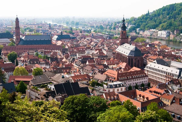 El casco antiguo de Heidelberg y la iglesia —  Fotos de Stock