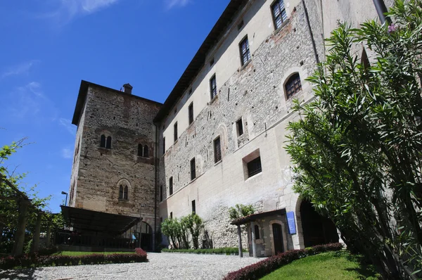 Angera hrad - pevnost (Rocca Borromeo) — Stock fotografie