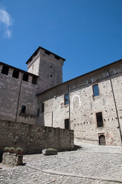 Angera kasteel - Fort (Rocca Borromeo) — Stockfoto