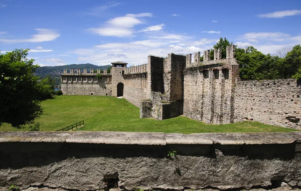 Angera Castle - Fortress (Rocca Borromeo) — Stock Photo, Image
