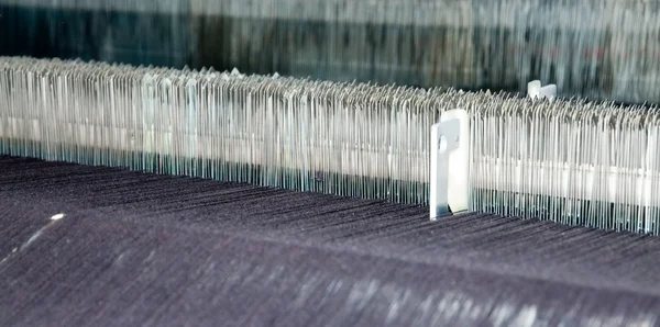 Textilindustrin (denim) - vävning — Stockfoto