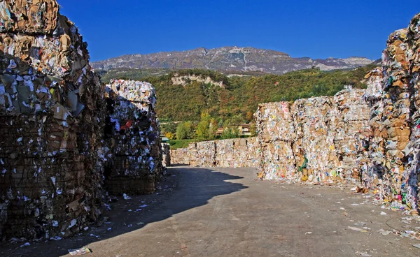Pappers- och massaindustrin mill - återvinna papper — Stockfoto