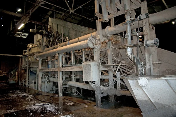 Papier- en pulpindustrie molen - pulper gebied — Stockfoto