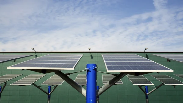 Megújuló energia: solar panelek — Stock Fotó