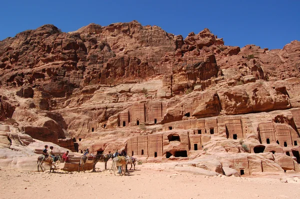 Petra, ville de roche perdue de Jordanie — Photo