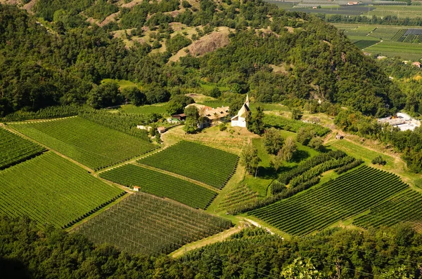 Paisagem Trentino Alto Adige. Vista panorâmica de uma fazenda — Fotografia de Stock