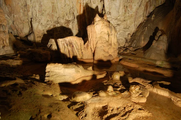 波斯托伊纳洞穴 — 图库照片