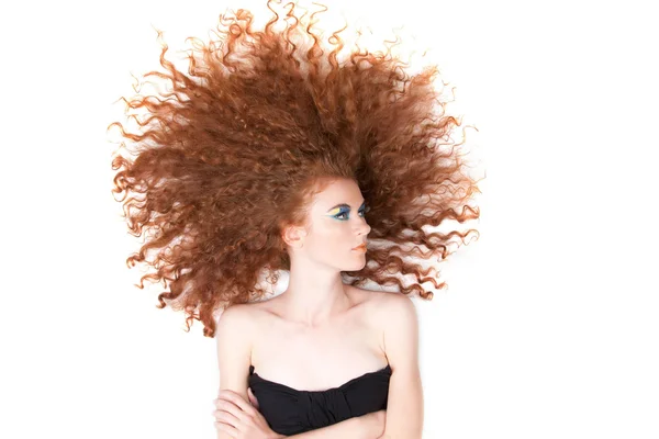 Kaunis punainen tukka nainen — kuvapankkivalokuva