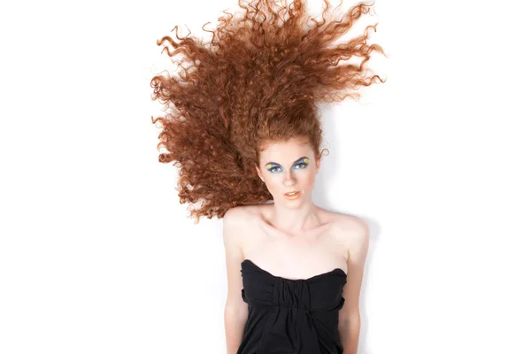 Gyönyörű vörös hajú nő — Stock Fotó