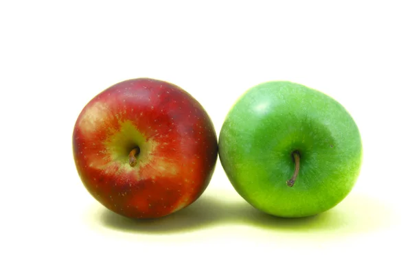 Appels geïsoleerd op wit — Stockfoto