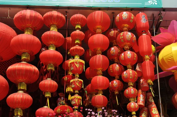 Decoraciones festivas de linterna roja china —  Fotos de Stock