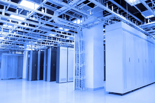 Shot of network cables and servers in a technology data center — Stock Photo, Image