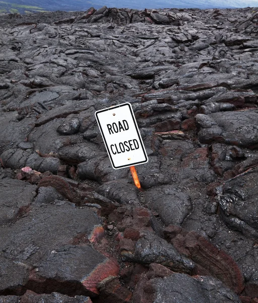 Straße auf Hawaii unter Lava begraben — Stockfoto
