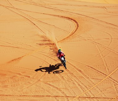 Çölde Motocross