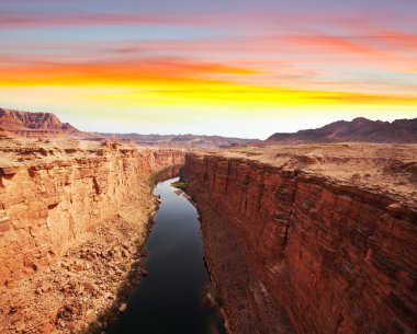 Arizona 'daki Colorado Nehri