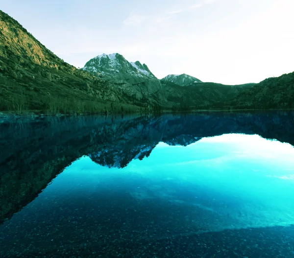 High mountains lake — Stock Photo, Image