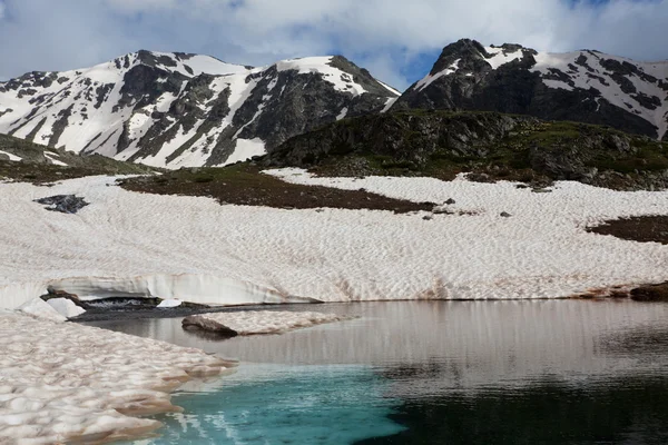 높은 산 호수 — 스톡 사진