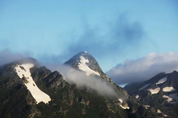 Dumanlı dağlar — Stok fotoğraf