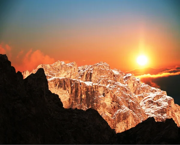 Mountain on sunset — Stock Photo, Image