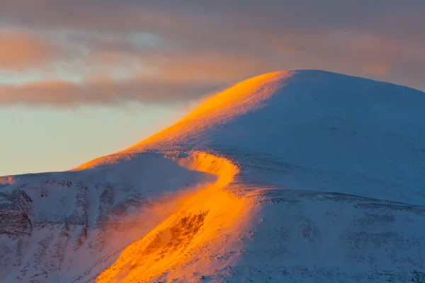 Berge bei Sonnenuntergang — Stockfoto