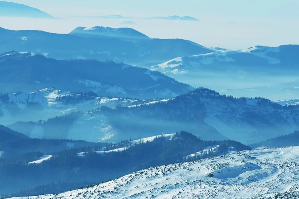 Silhouette der Berge — Stockfoto