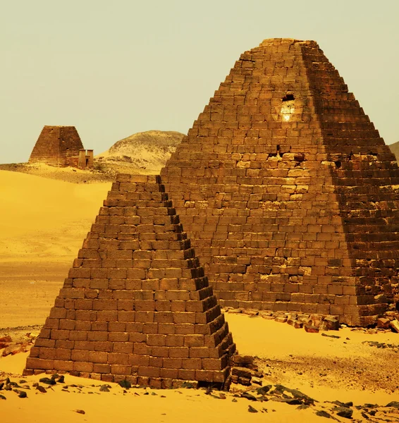 Pyramiderna i sudan — Stockfoto