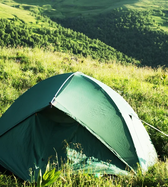 Namiot w górach — Zdjęcie stockowe