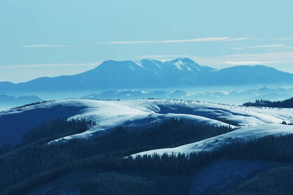 Montañas de invierno — Foto de Stock