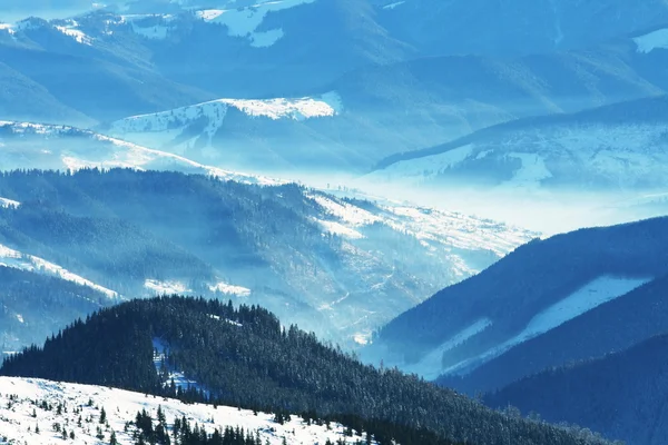 Montagnes d'hiver — Photo