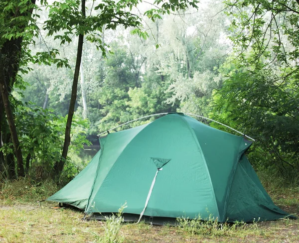 Tent in het bos Stockfoto