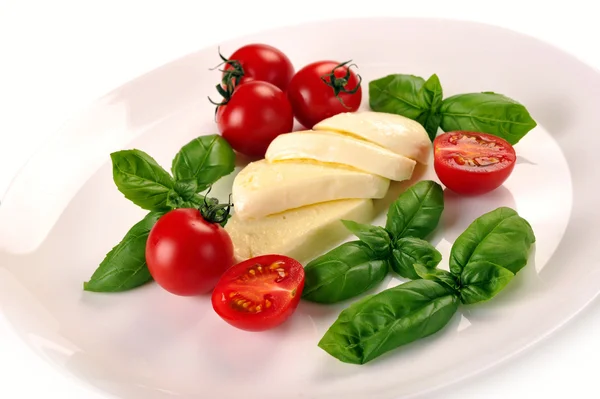 Mozzarella tomates cerises basilic — Photo