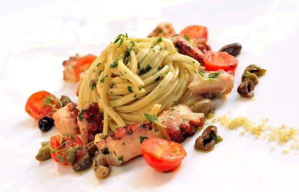 Espaguetis con mariscos — Foto de Stock